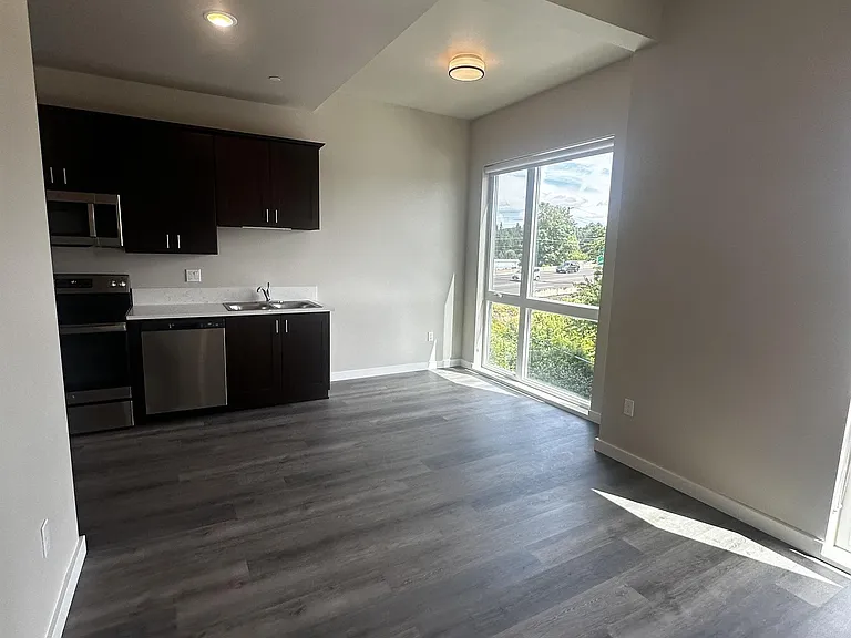 12547 SW Main St — Photo 2