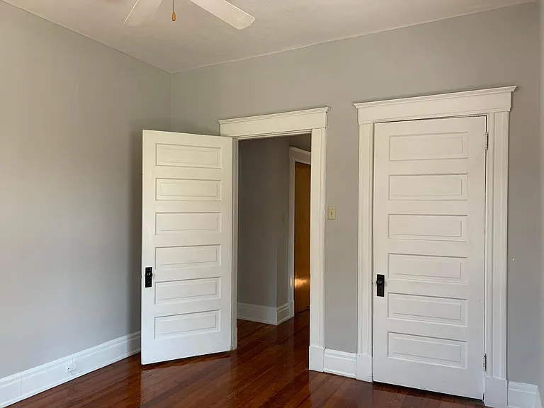 bedroom2 w/ closet