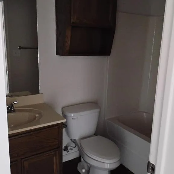 102 1/2 Surrey Ln #200-B — Photo 7