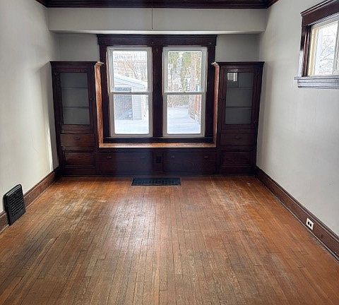 5th image of 3335 W 95th St