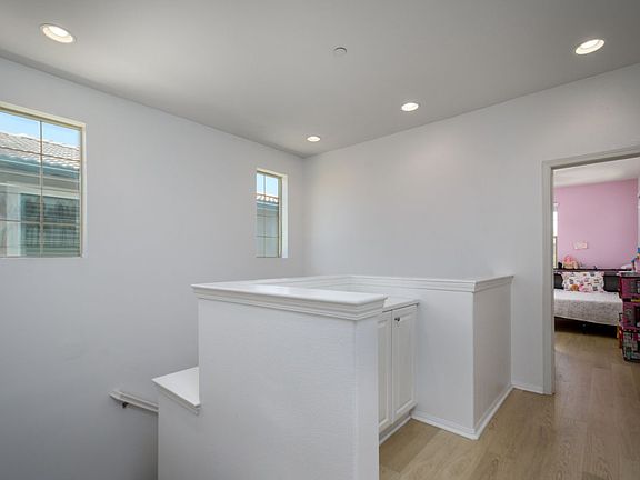5th image of 2878 Menorca Cir