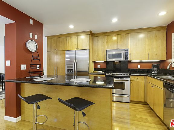 2nd image of 1900 Vine St APT 216