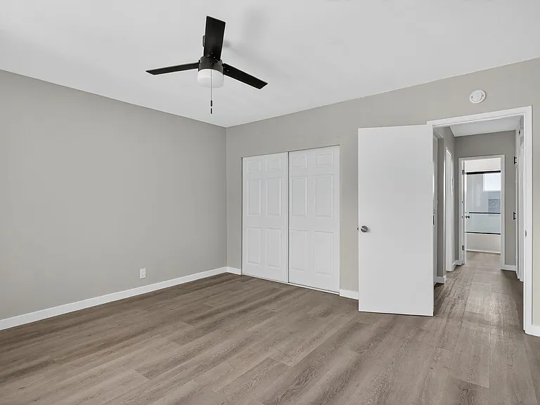10442 Lampson Avenue — Photo 24
