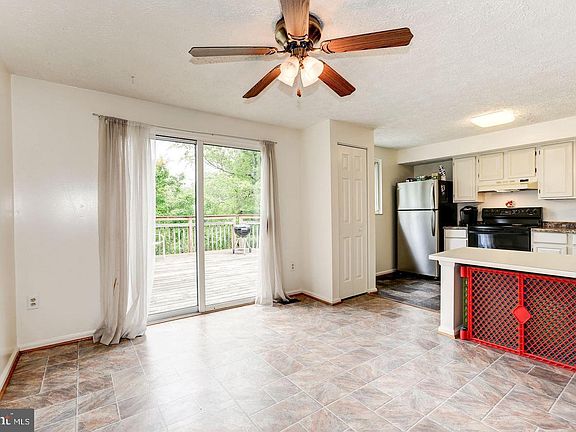 4th image of 10117 Shelldrake Cir