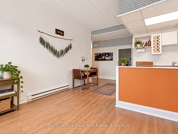 4th image of 195 Queen St #2
