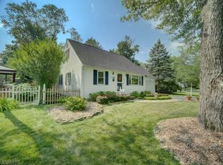 68 Beechwood Rd, Florham Park, NJ 07932