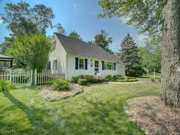 68 Beechwood Rd, Florham Park Boro, NJ 07932