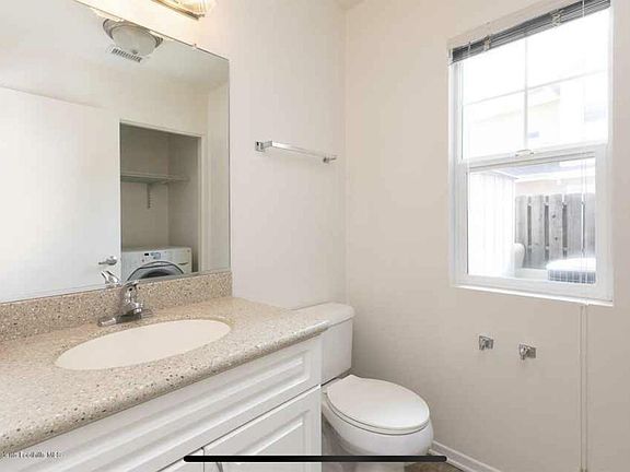 Shared half bath 1st floor