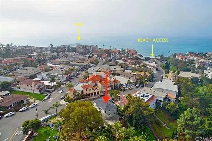 5 minute walk from your door to the sand, with a park along the way. Walk another 5 minutes along the beach trail and you're at the pier!