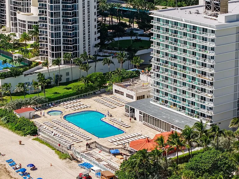 19201 Collins Ave #610 — Photo 39