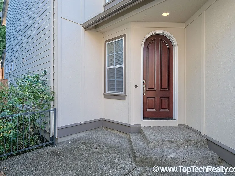 12750 NW Alsace Ln — Photo 2