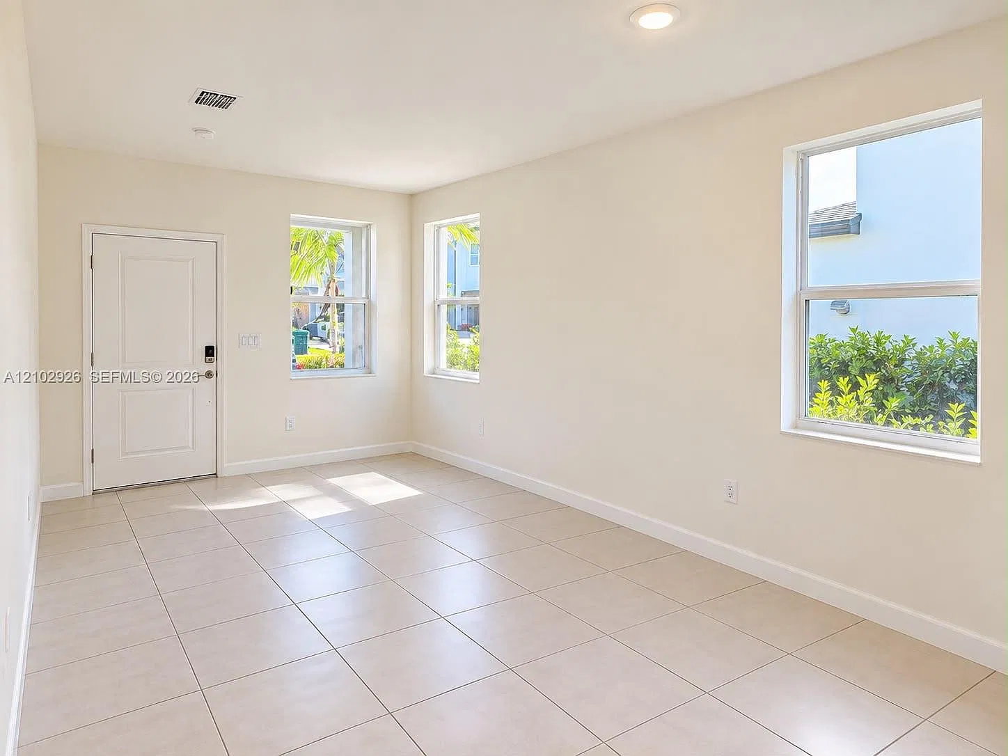 3 bed, 2.5 bath, 1827 sqft, $3,050 — Photo 2
