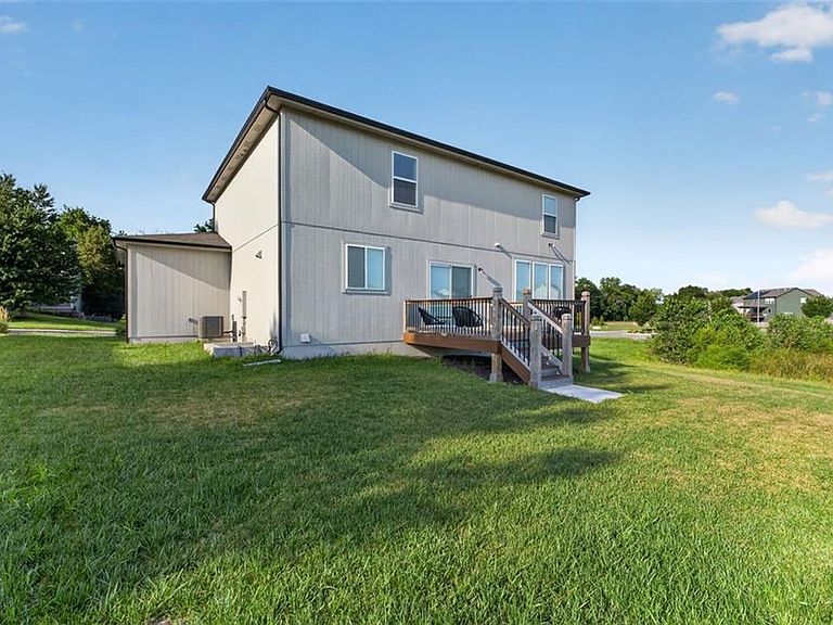 Listing photo 5
