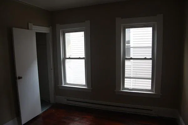 3 bed, 1000 sqft, $1,700 — Photo 2