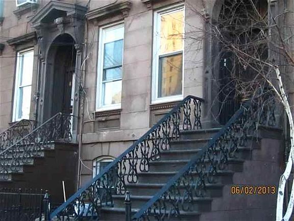 4th image of 239 1/2 Summit Ave