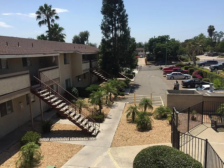 4813 Parks Ave — Photo 2