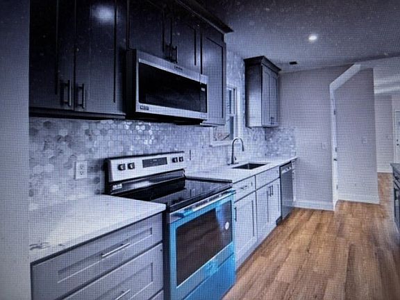 2nd image of 124 Glendower Rd Floor 2