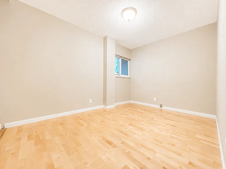2393 SW Park Pl #106 — Photo 24