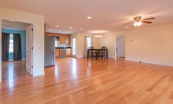 3rd image of 17553 Bridle Dr
