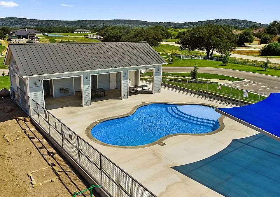 1st image of 121 Village View Dr