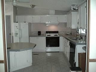 2nd image of 246 Lee Ky