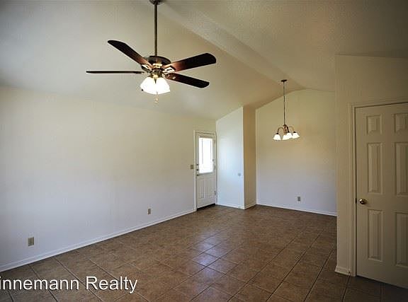 5th image of 2105 Agate Dr #B