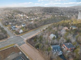 20 Wentworth Dr, Halifax, NS B3M 2A1