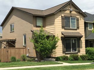 20752 NE Smoke Stack Ln, Bend, OR 97701