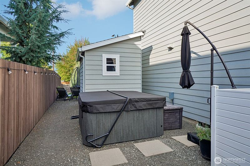 5th image of 3016 S White Salmon Drive