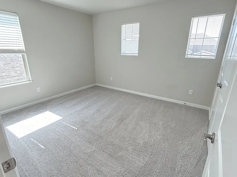 212 Stonebrook Trl — Photo 40