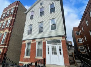1316 W Chestnut St #3, Chicago, IL 60642