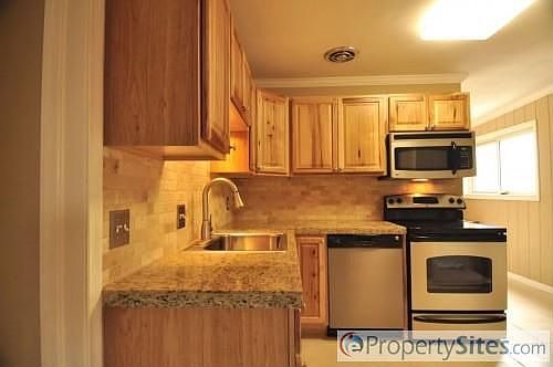 3rd image of 1384 E Zenith Ave
