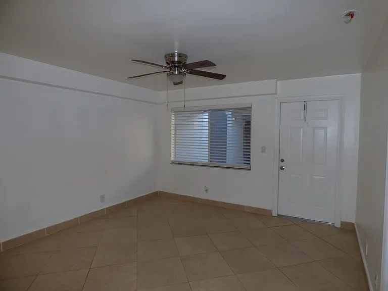 4220 N Federal Hwy #6 — Photo 9