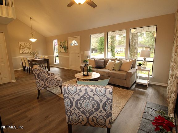 2nd image of 3126 Laurel Grv N