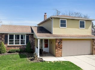 12 Rollingwood Dr, Lancaster, NY 14086