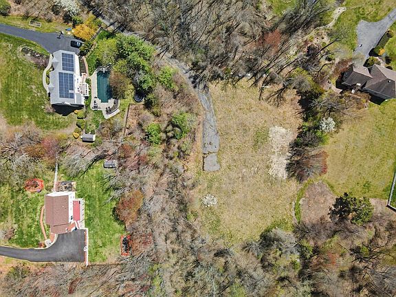 5th image of 8 Brundrett Ave