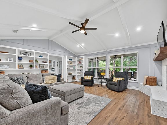 4th image of 2208 Turtle Creek Dr