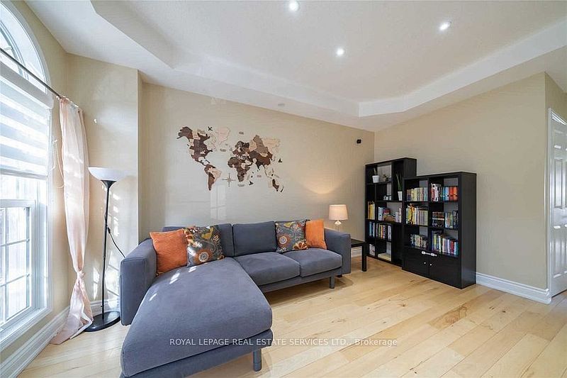 Oakville Townhouse for rent - 4 Bedrooms — photo 2