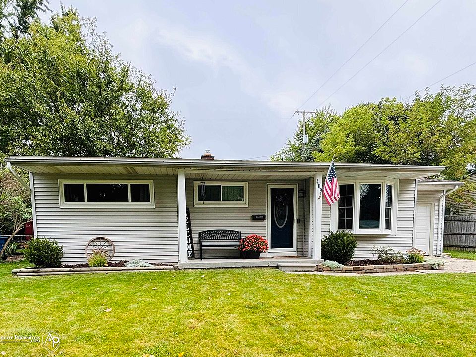 1st image of 409 Sequoia Dr