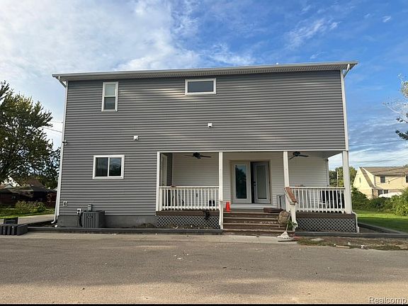 3rd image of 23275 Northline Rd