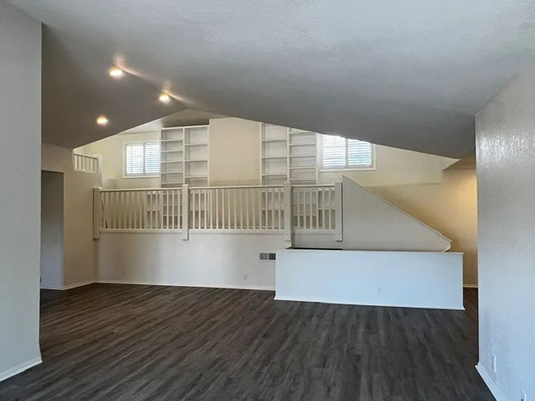 736 Hillside Dr — Photo 15
