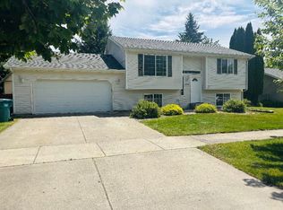 10558 N Crimson Dr, Hayden Lake, ID 83835
