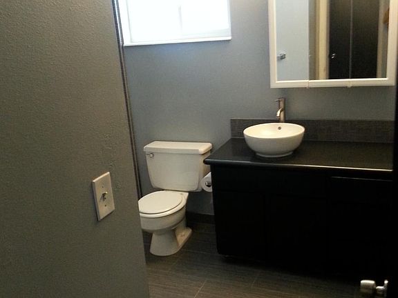 4th image of 2594 E Canterbury Ln