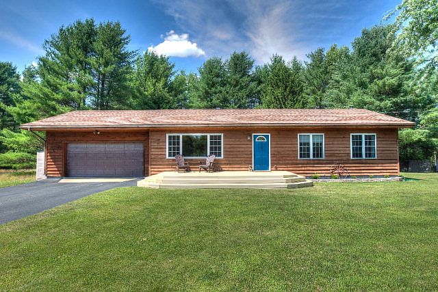 1st image of 54 Howard Heights Ln