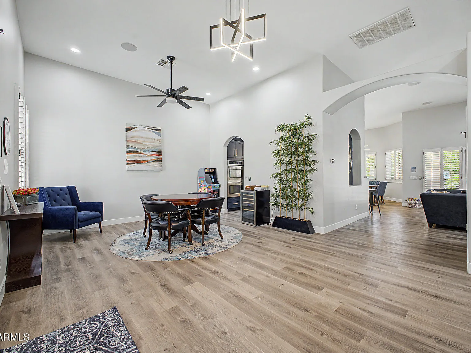 4 bed, 3.0 bath, 3140 sqft, $5,000 — Photo 3