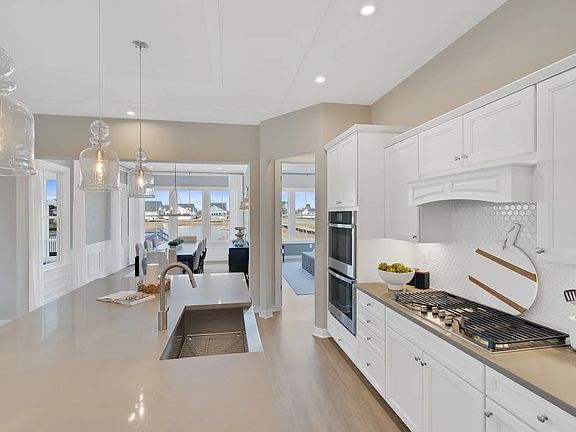 Kitchen with center island