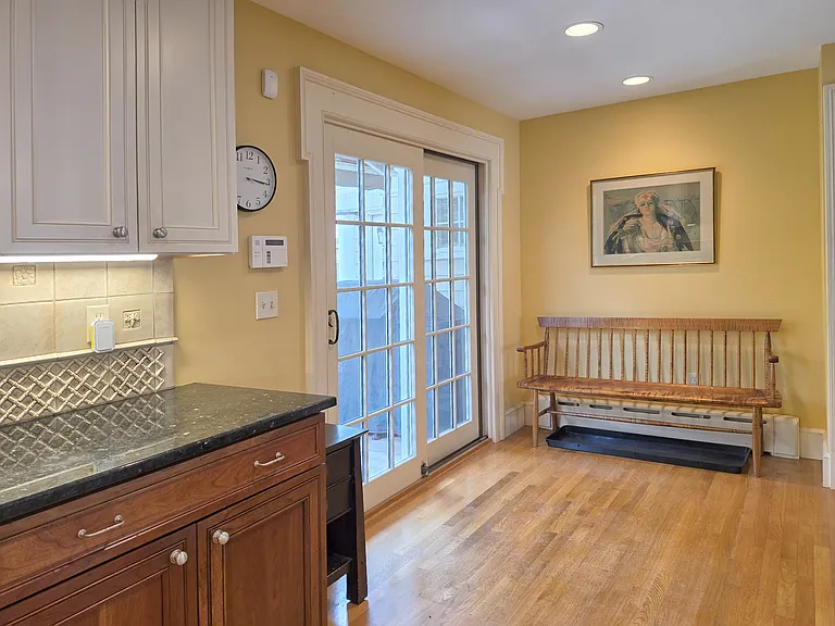 11 Alden Ave — Photo 13
