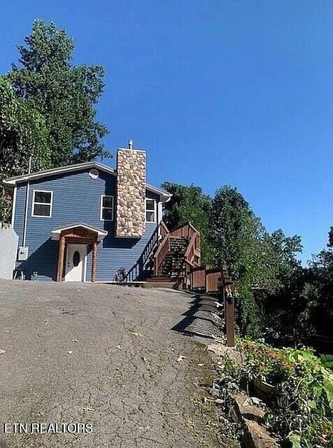 1st image of 230 Silverbell Ln