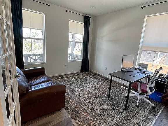 4th image of 15365 Ivy St