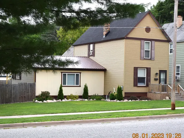 1009 Johnston St, Sault Sainte Marie, MI 49783